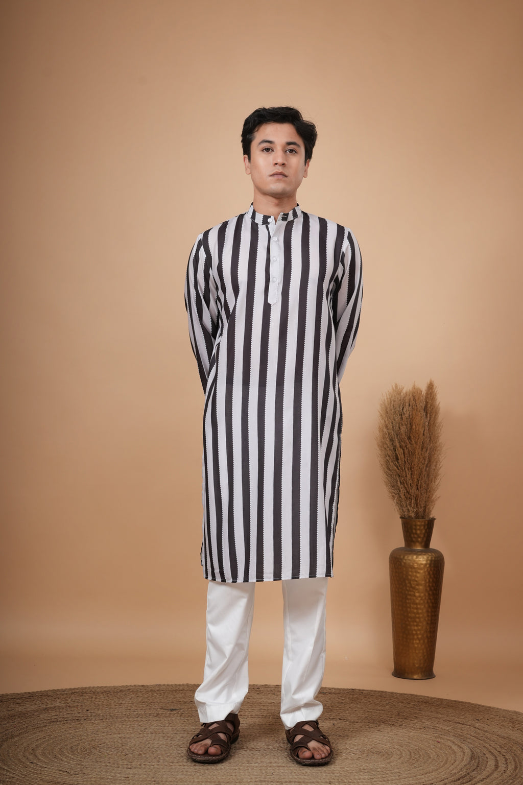 Dhaara Kurta Set